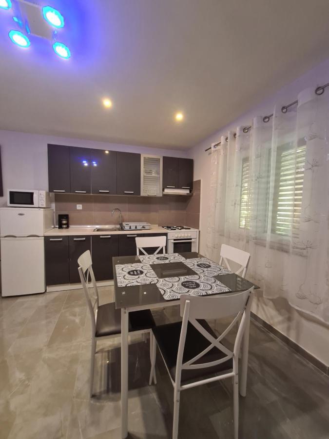 Apartments Kresan Sukošan Dış mekan fotoğraf